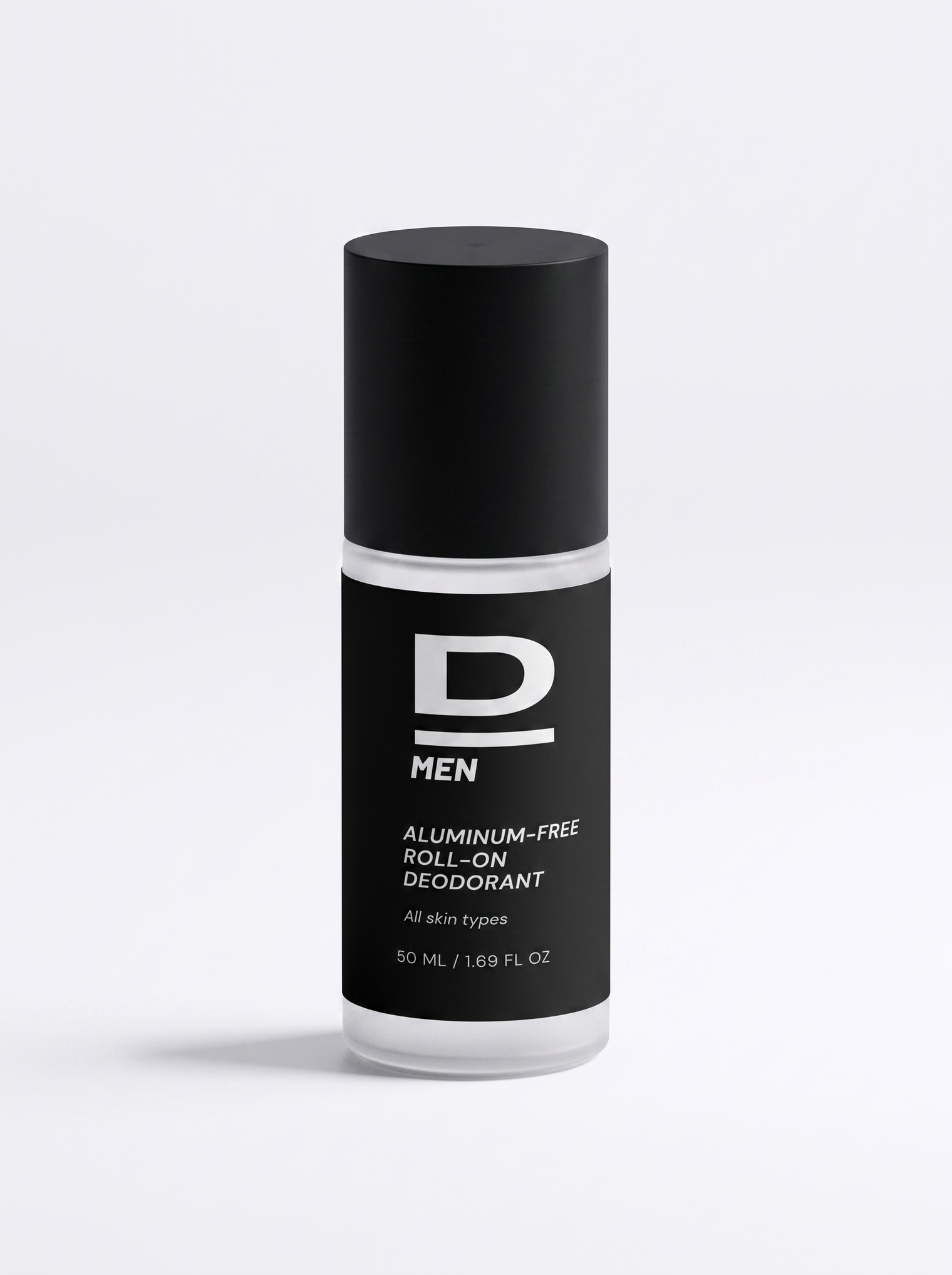 Schwarze Deodorant-Roll-on-Flasche mit schwarzem Deckel und weißer Beschriftung auf weißem Hintergrund