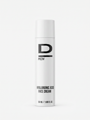 Weiße zylindrische Flasche mit schwarzer Aufschrift 'D MEN' und 'HYALURONIC ACID FACE CREAM'