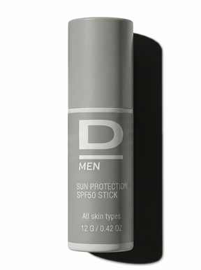 Grauer Sonnenschutz-Stick mit Aufschrift 'D MEN SUN PROTECTION SPF50 STICK All skin types 12 G / 0.42 OZ'